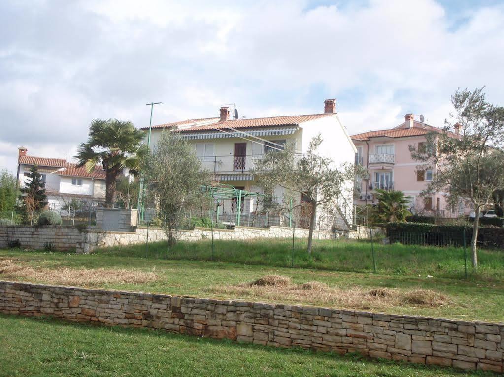 Guest House Jasmin Rovigno Esterno foto