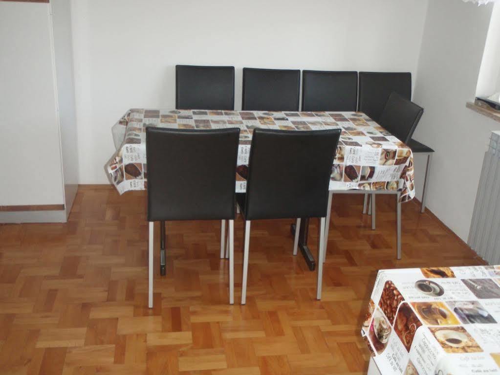 Guest House Jasmin Rovigno Esterno foto